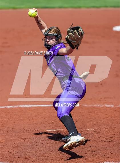 Thumbnail 1 in Davenport West vs Liberty (Varsity Classic) photogallery.