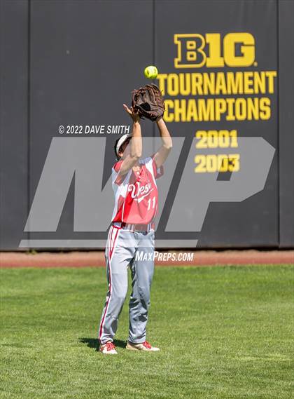 Thumbnail 2 in Davenport West vs Liberty (Varsity Classic) photogallery.