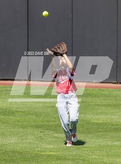 Thumbnail 1 in Davenport West vs Liberty (Varsity Classic) photogallery.
