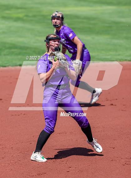 Thumbnail 2 in Davenport West vs Liberty (Varsity Classic) photogallery.