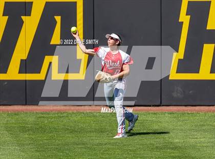 Thumbnail 2 in Davenport West vs Liberty (Varsity Classic) photogallery.