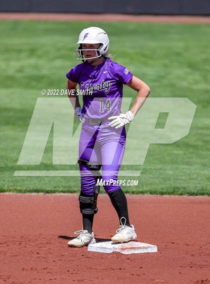 Thumbnail 3 in Davenport West vs Liberty (Varsity Classic) photogallery.
