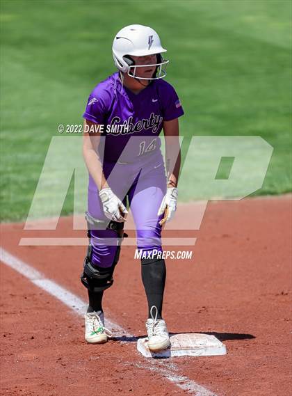 Thumbnail 2 in Davenport West vs Liberty (Varsity Classic) photogallery.