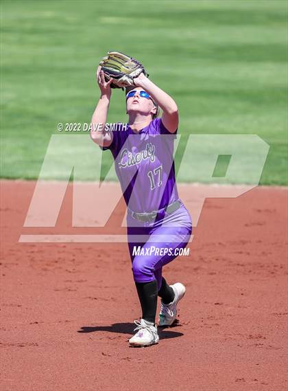 Thumbnail 2 in Davenport West vs Liberty (Varsity Classic) photogallery.