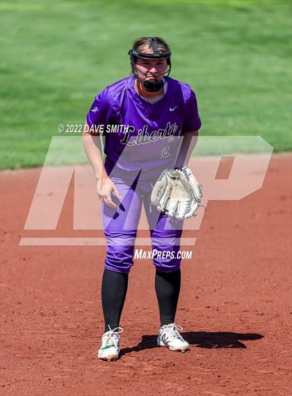 Thumbnail 3 in Davenport West vs Liberty (Varsity Classic) photogallery.