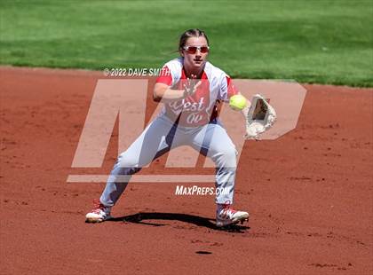 Thumbnail 2 in Davenport West vs Liberty (Varsity Classic) photogallery.