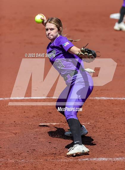 Thumbnail 2 in Davenport West vs Liberty (Varsity Classic) photogallery.