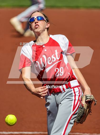 Thumbnail 2 in Davenport West vs Liberty (Varsity Classic) photogallery.