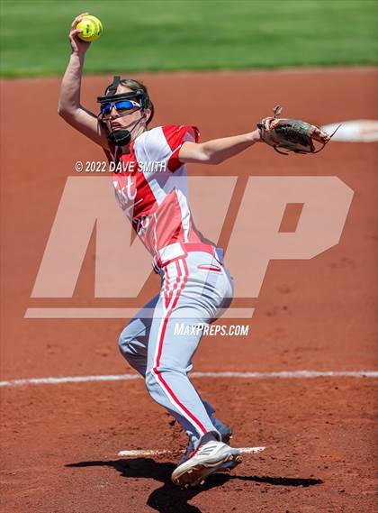 Thumbnail 2 in Davenport West vs Liberty (Varsity Classic) photogallery.