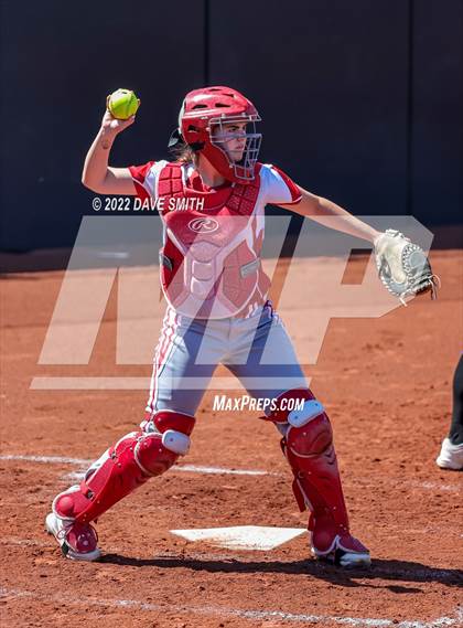 Thumbnail 2 in Davenport West vs Liberty (Varsity Classic) photogallery.
