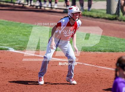 Thumbnail 3 in Davenport West vs Liberty (Varsity Classic) photogallery.