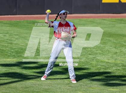 Thumbnail 2 in Davenport West vs Liberty (Varsity Classic) photogallery.
