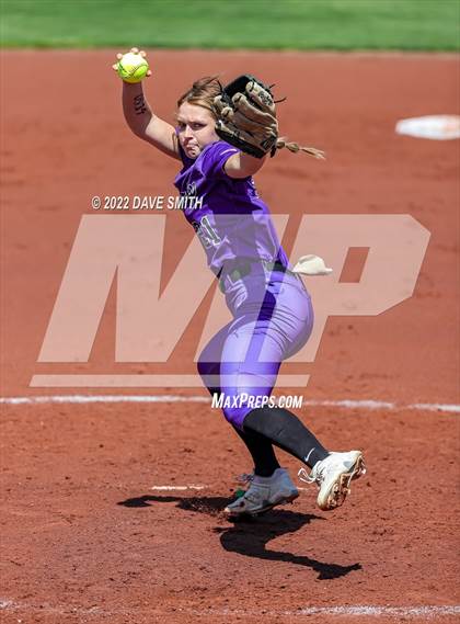 Thumbnail 3 in Davenport West vs Liberty (Varsity Classic) photogallery.
