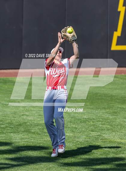Thumbnail 1 in Davenport West vs Liberty (Varsity Classic) photogallery.