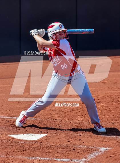 Thumbnail 2 in Davenport West vs Liberty (Varsity Classic) photogallery.
