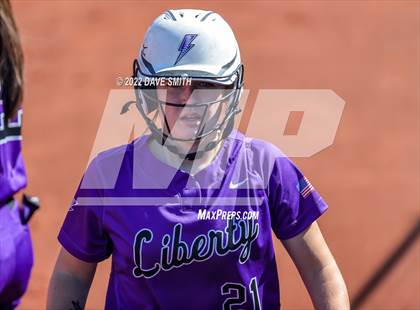 Thumbnail 1 in Davenport West vs Liberty (Varsity Classic) photogallery.