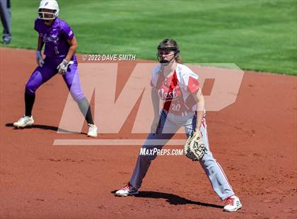 Thumbnail 2 in Davenport West vs Liberty (Varsity Classic) photogallery.