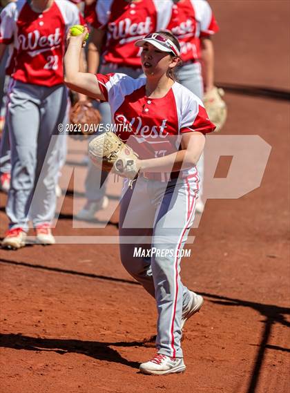 Thumbnail 2 in Davenport West vs Liberty (Varsity Classic) photogallery.