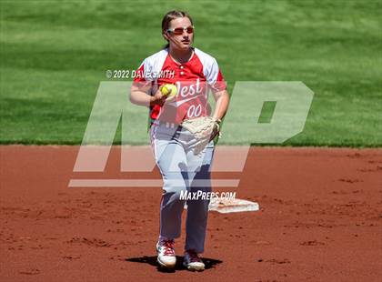 Thumbnail 1 in Davenport West vs Liberty (Varsity Classic) photogallery.