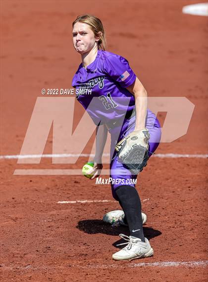 Thumbnail 1 in Davenport West vs Liberty (Varsity Classic) photogallery.