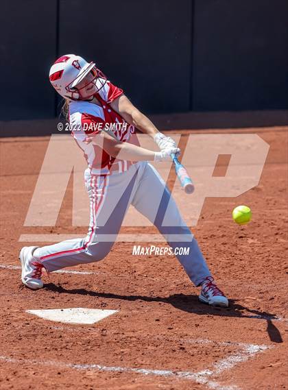 Thumbnail 3 in Davenport West vs Liberty (Varsity Classic) photogallery.