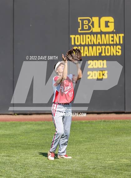 Thumbnail 1 in Davenport West vs Liberty (Varsity Classic) photogallery.