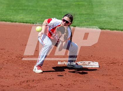 Thumbnail 3 in Davenport West vs Liberty (Varsity Classic) photogallery.