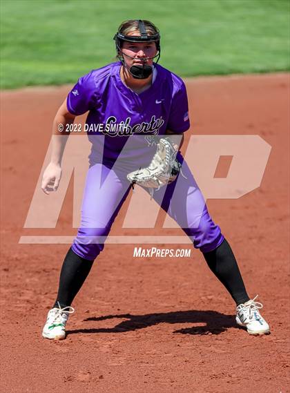 Thumbnail 1 in Davenport West vs Liberty (Varsity Classic) photogallery.