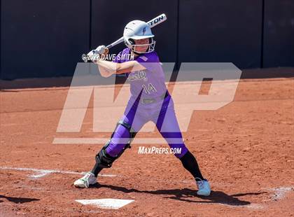 Thumbnail 2 in Davenport West vs Liberty (Varsity Classic) photogallery.