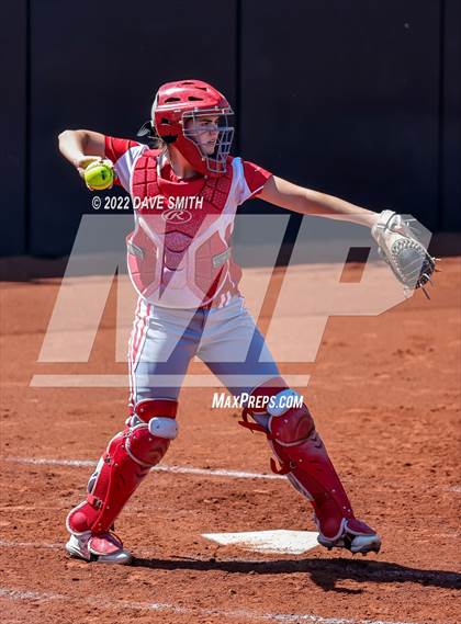 Thumbnail 1 in Davenport West vs Liberty (Varsity Classic) photogallery.