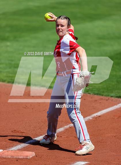 Thumbnail 3 in Davenport West vs Liberty (Varsity Classic) photogallery.