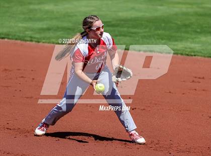 Thumbnail 1 in Davenport West vs Liberty (Varsity Classic) photogallery.