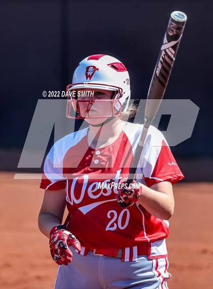 Thumbnail 1 in Davenport West vs Liberty (Varsity Classic) photogallery.