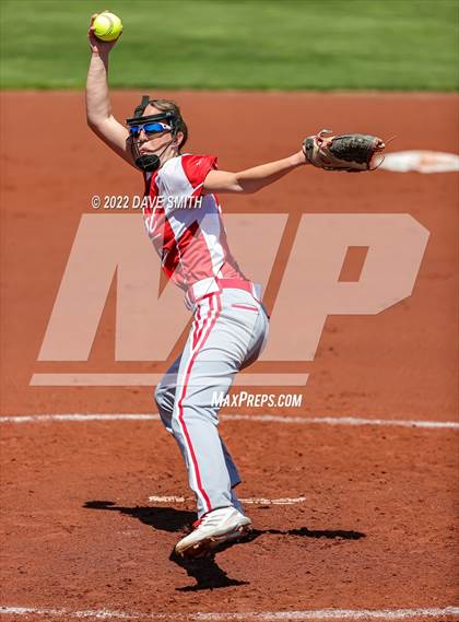Thumbnail 2 in Davenport West vs Liberty (Varsity Classic) photogallery.