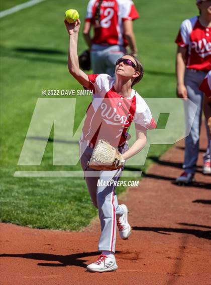 Thumbnail 1 in Davenport West vs Liberty (Varsity Classic) photogallery.
