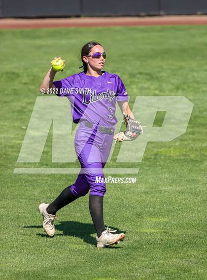 Thumbnail 2 in Davenport West vs Liberty (Varsity Classic) photogallery.