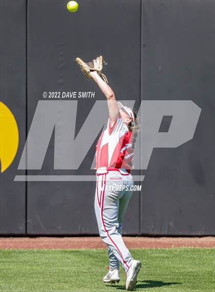Thumbnail 2 in Davenport West vs Liberty (Varsity Classic) photogallery.