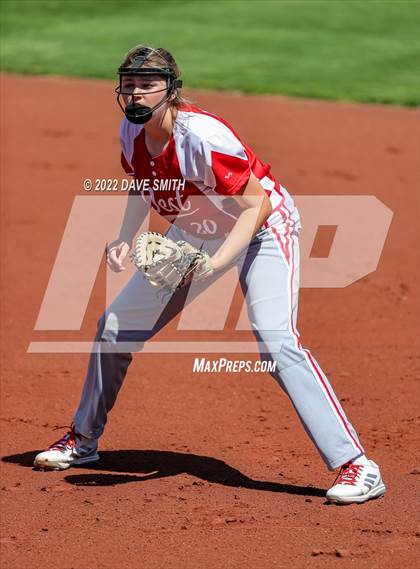 Thumbnail 2 in Davenport West vs Liberty (Varsity Classic) photogallery.