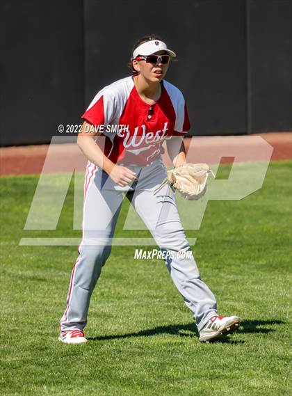 Thumbnail 2 in Davenport West vs Liberty (Varsity Classic) photogallery.