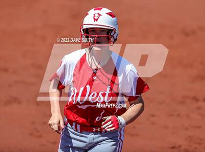 Thumbnail 2 in Davenport West vs Liberty (Varsity Classic) photogallery.