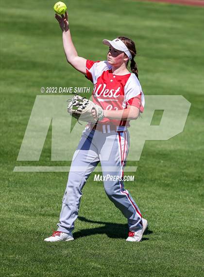 Thumbnail 1 in Davenport West vs Liberty (Varsity Classic) photogallery.