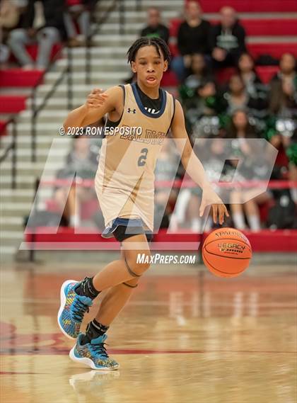 Thumbnail 2 in Baldwin vs Brentwood (NYSPHSAA Class AA Regional) photogallery.