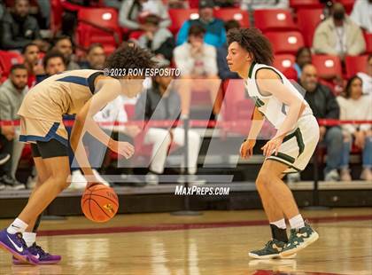 Thumbnail 3 in Baldwin vs Brentwood (NYSPHSAA Class AA Regional) photogallery.