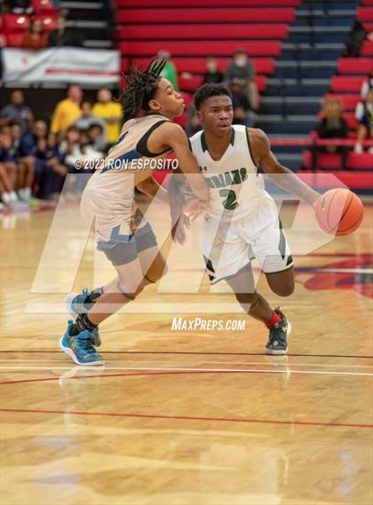 Thumbnail 2 in Baldwin vs Brentwood (NYSPHSAA Class AA Regional) photogallery.