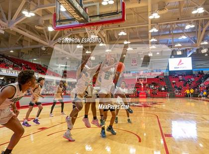 Thumbnail 3 in Baldwin vs Brentwood (NYSPHSAA Class AA Regional) photogallery.