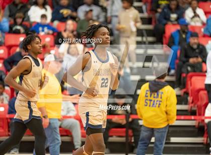 Thumbnail 3 in Baldwin vs Brentwood (NYSPHSAA Class AA Regional) photogallery.