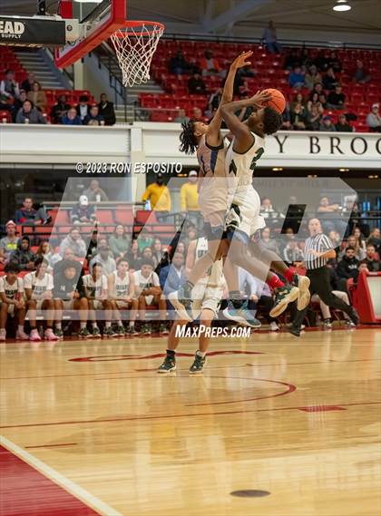 Thumbnail 1 in Baldwin vs Brentwood (NYSPHSAA Class AA Regional) photogallery.