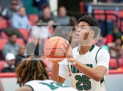 Thumbnail 3 in Baldwin vs Brentwood (NYSPHSAA Class AA Regional) photogallery.
