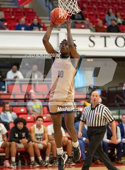 Thumbnail 1 in Baldwin vs Brentwood (NYSPHSAA Class AA Regional) photogallery.