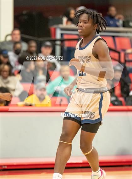 Thumbnail 2 in Baldwin vs Brentwood (NYSPHSAA Class AA Regional) photogallery.